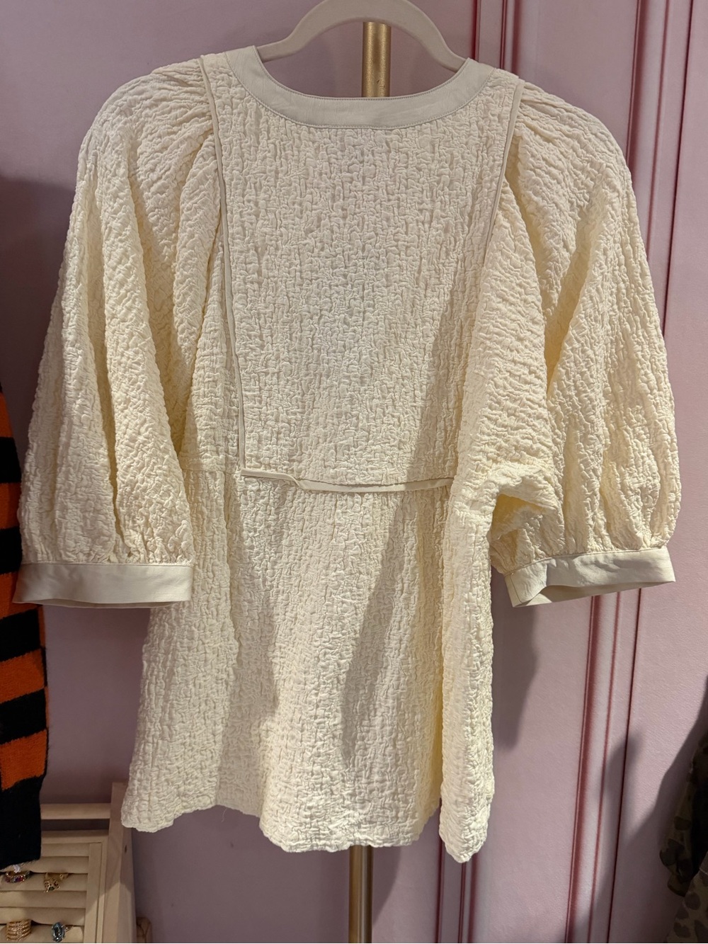 GIGIO Ivory Crinkle Textured Peplum Top - Picture 7 of 7